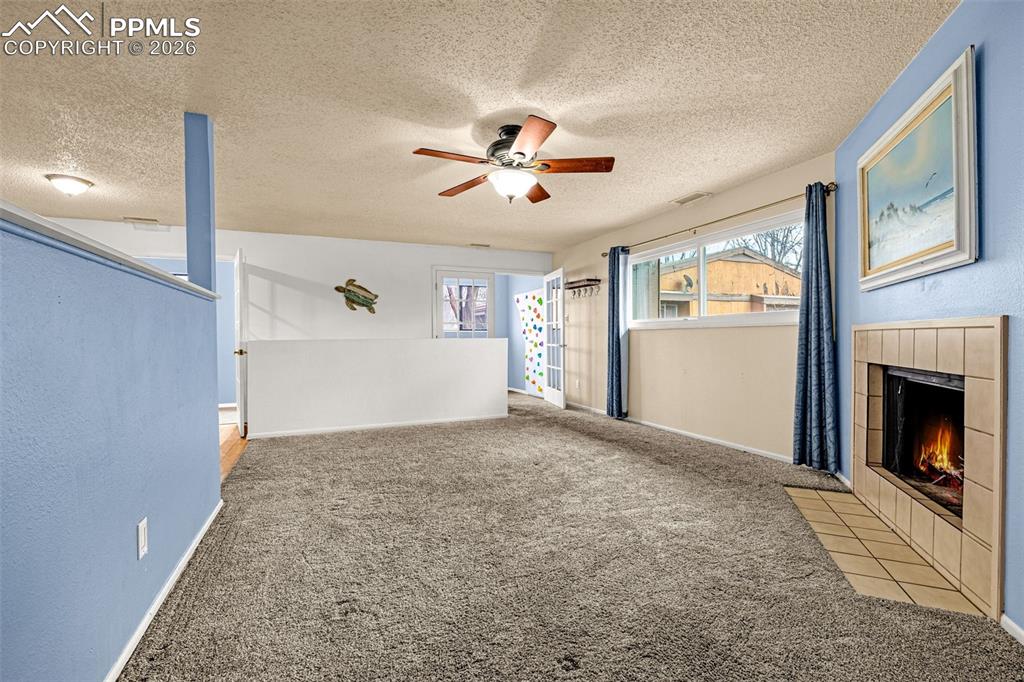 Image 5 of 20: Living Room