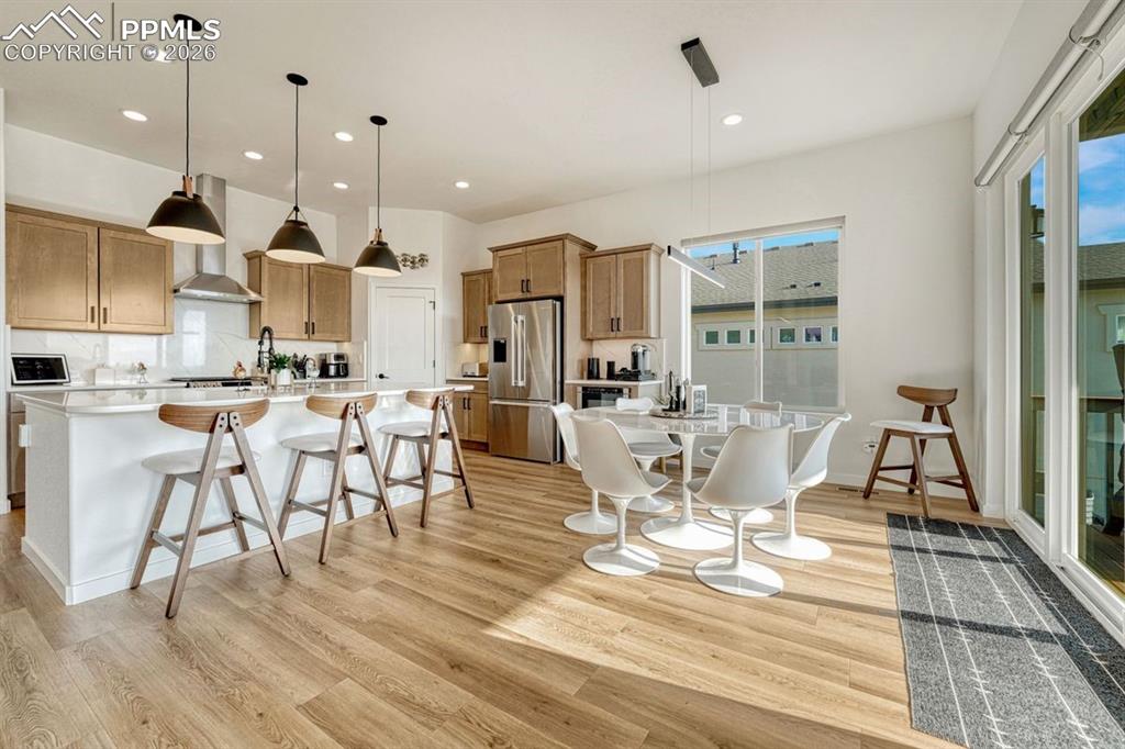 Image 11 of 50: Kitchen