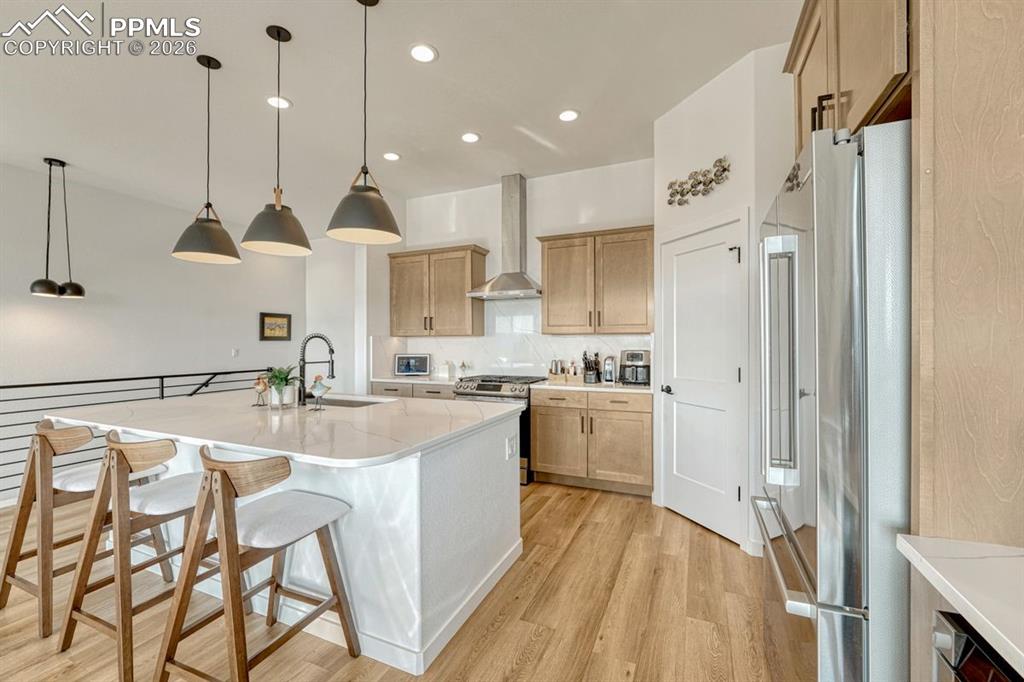 Image 14 of 50: Kitchen