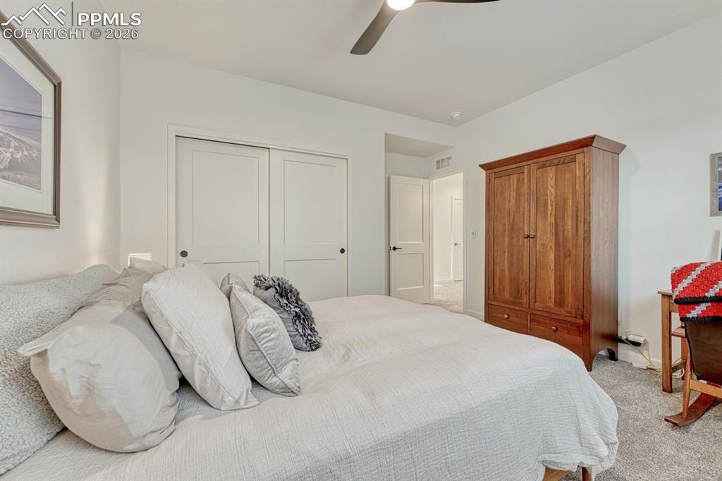 Image 38 of 50: Bedroom