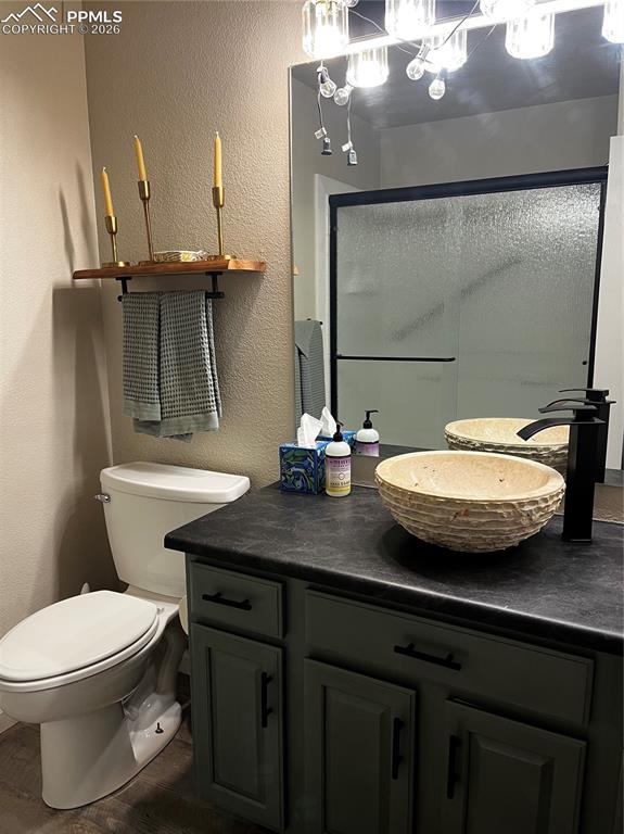 Image 17 of 24: Bathroom