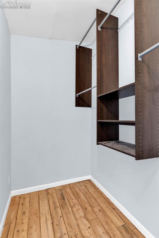 Image 14 of 35: Closet