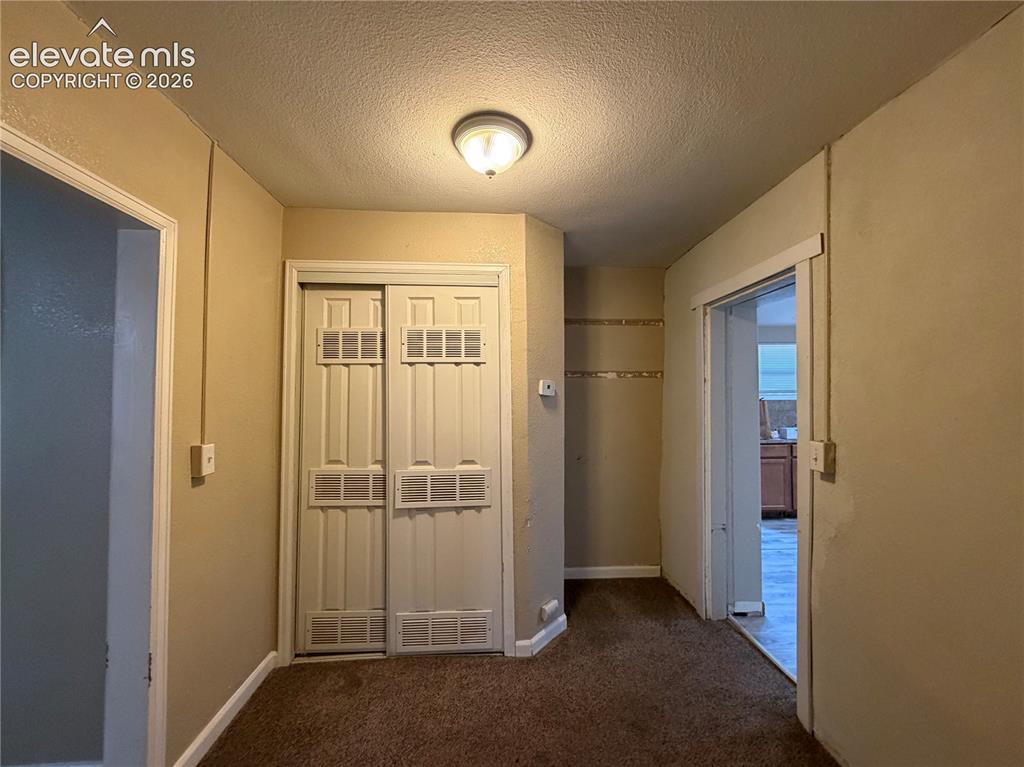 Image 14 of 36: Front unit hallway