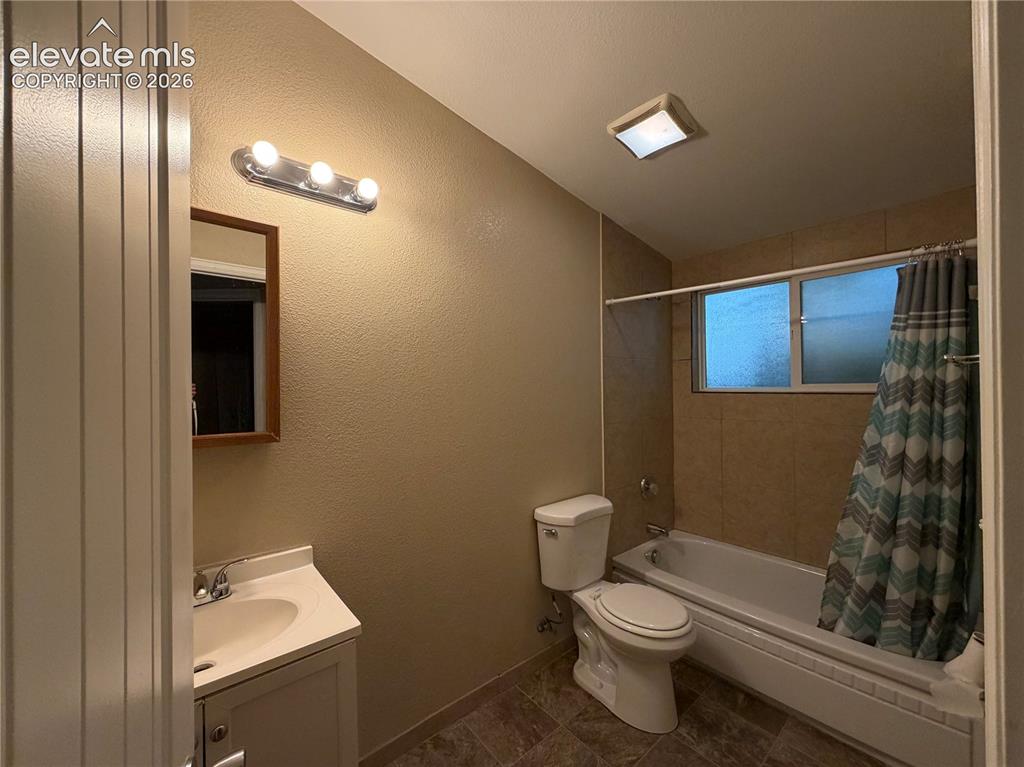 Image 19 of 36: Front unit