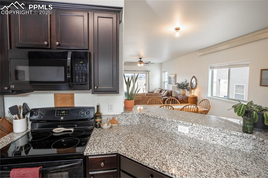 Image 11 of 27: Kitchen