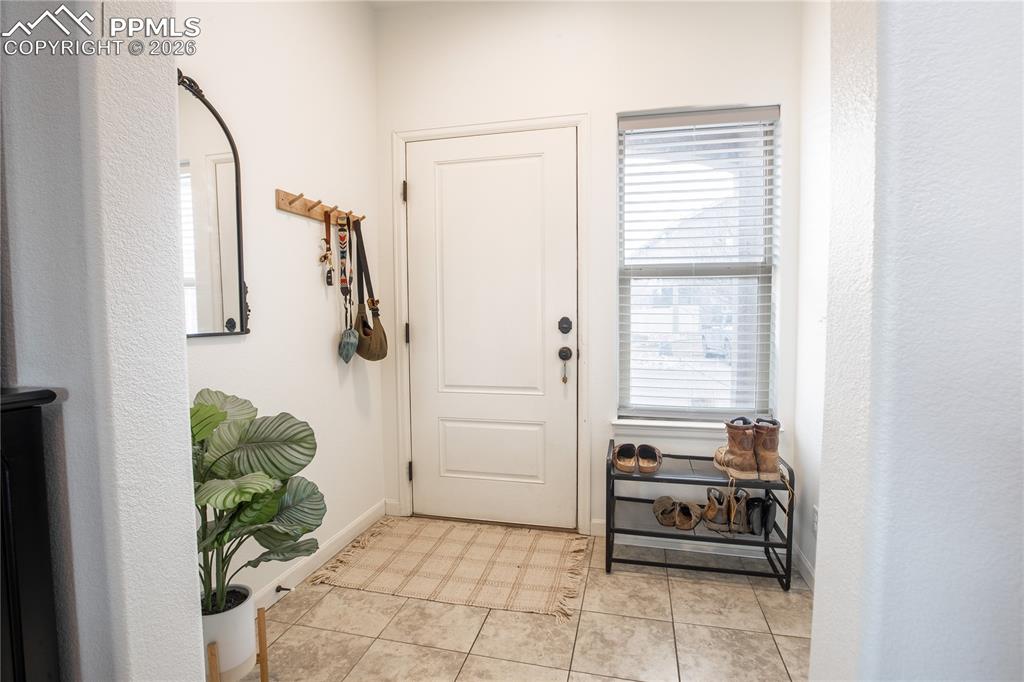 Image 3 of 27: Entry