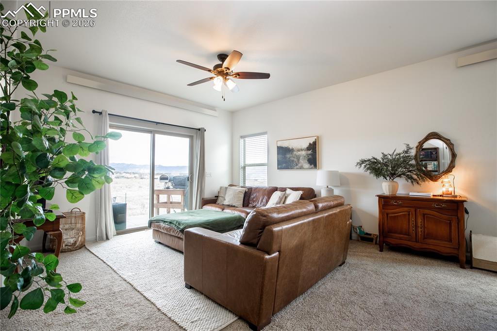 Image 4 of 27: Living Room