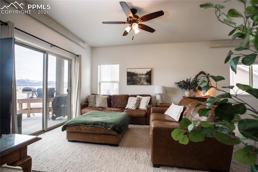 Image 5 of 27: Living Room