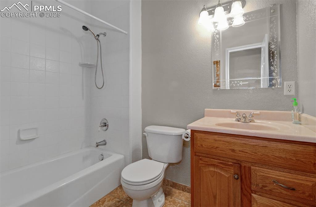 Image 33 of 46: Full bathroom lower level