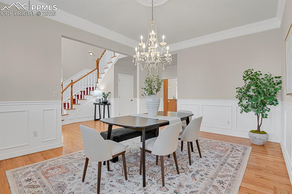 Image 10 of 50: Dining Room