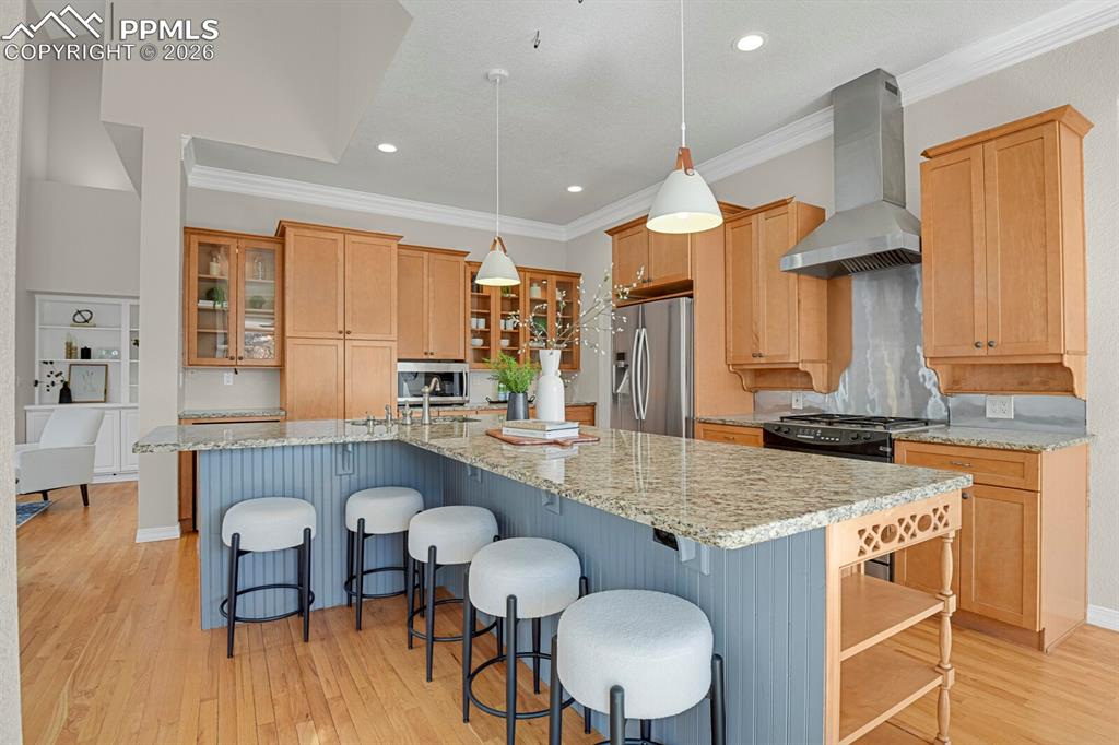 Image 16 of 50: Kitchen