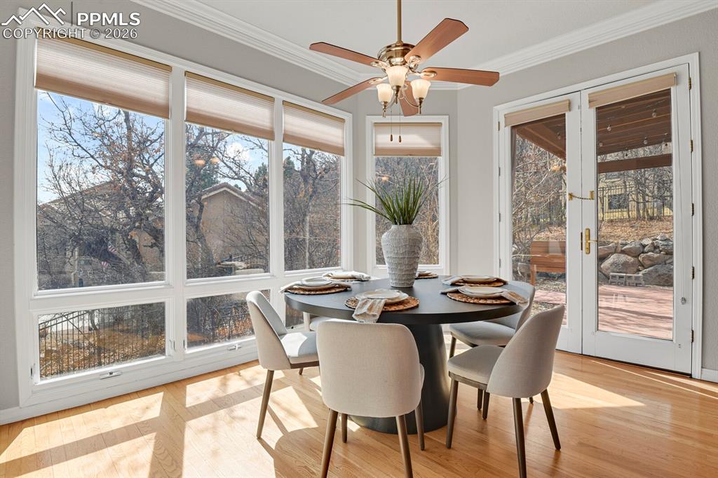 Image 19 of 50: Kitchen