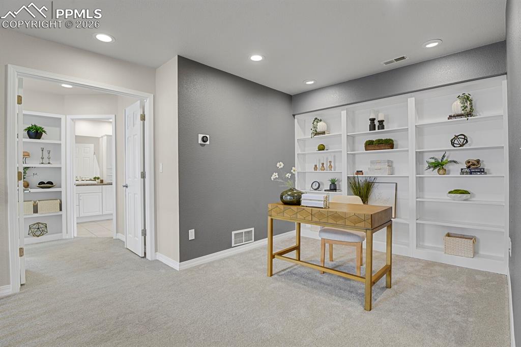 Image 23 of 50: Loft