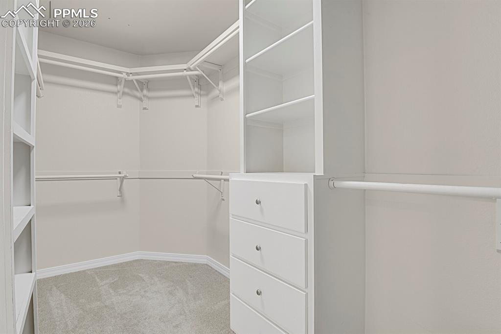 Image 29 of 50: Closet