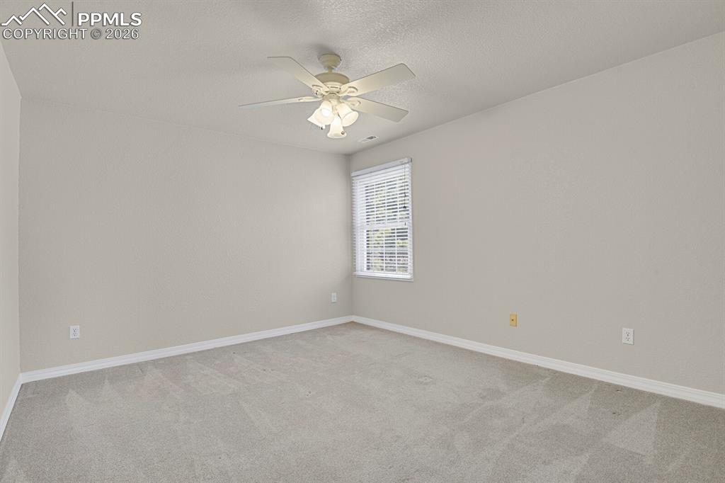 Image 30 of 50: Bedroom