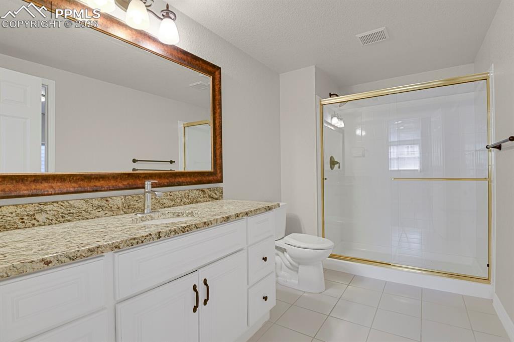 Image 42 of 50: Bathroom