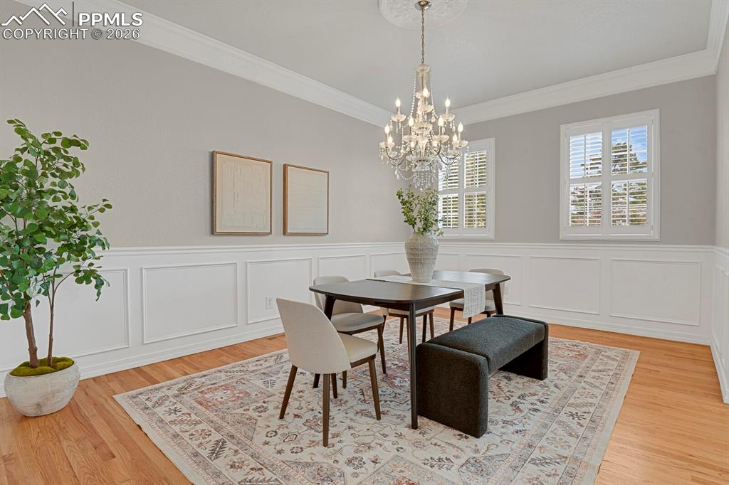 Image 9 of 50: Dining Room