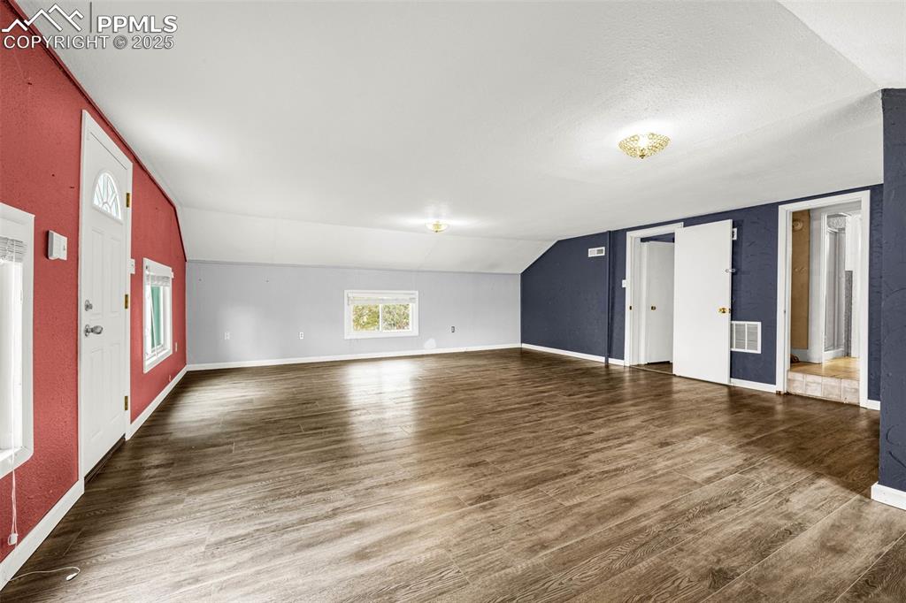 Image 22 of 46: Bonus Room