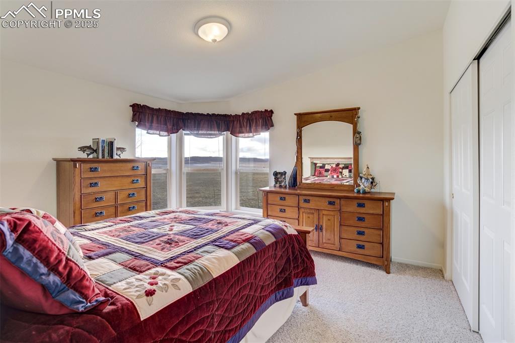 Image 19 of 46: Bedroom