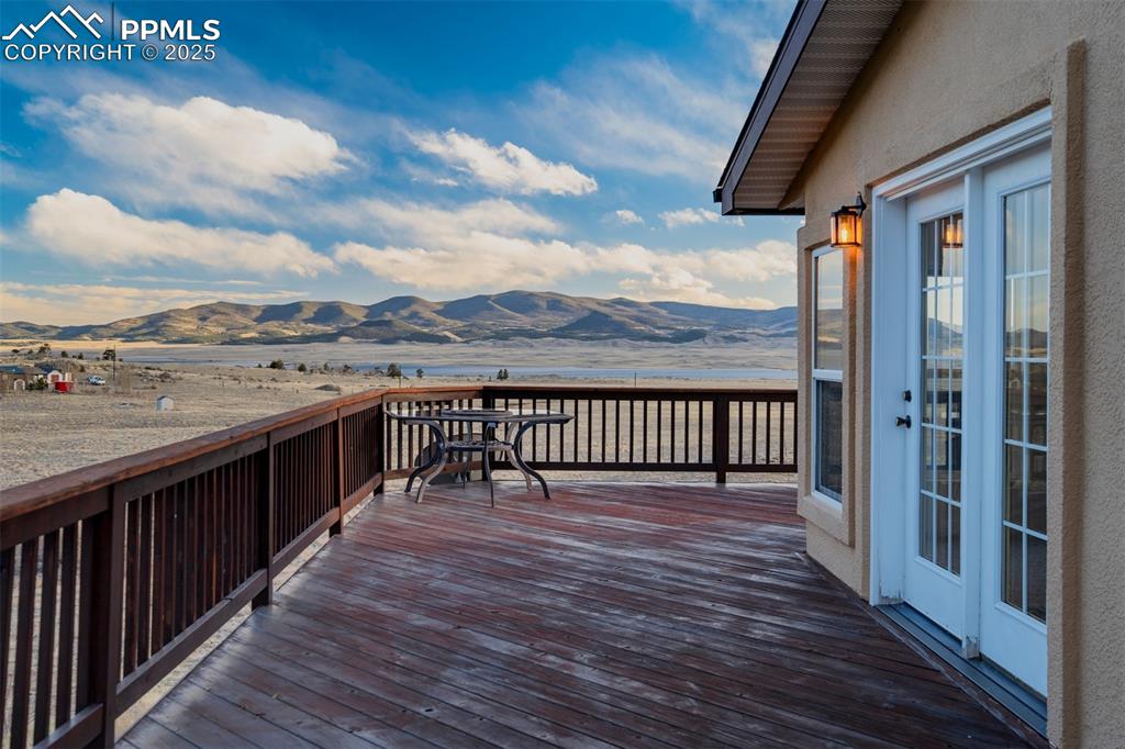 Image 26 of 46: Deck