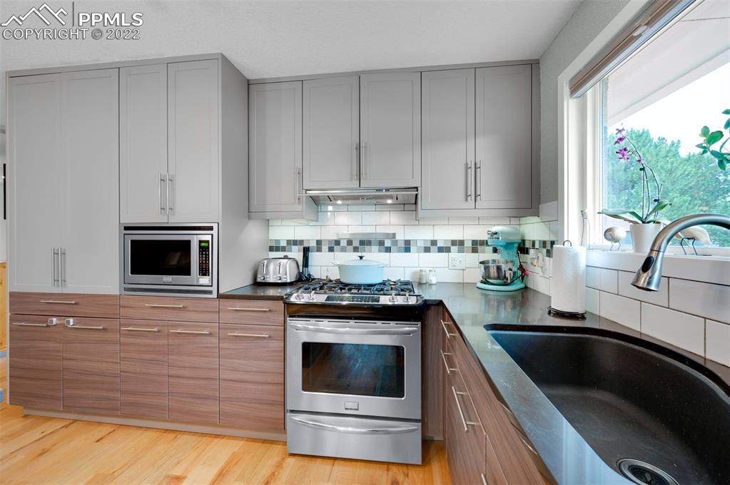 Listing 1366440, Image 13 of 48