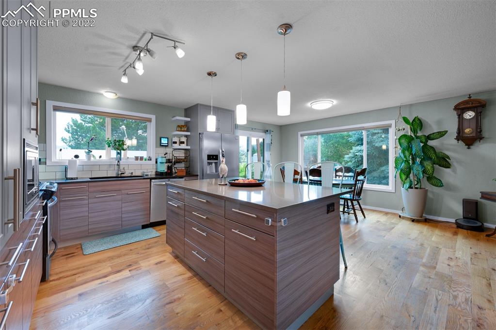 Listing 1366440, Image 7 of 48