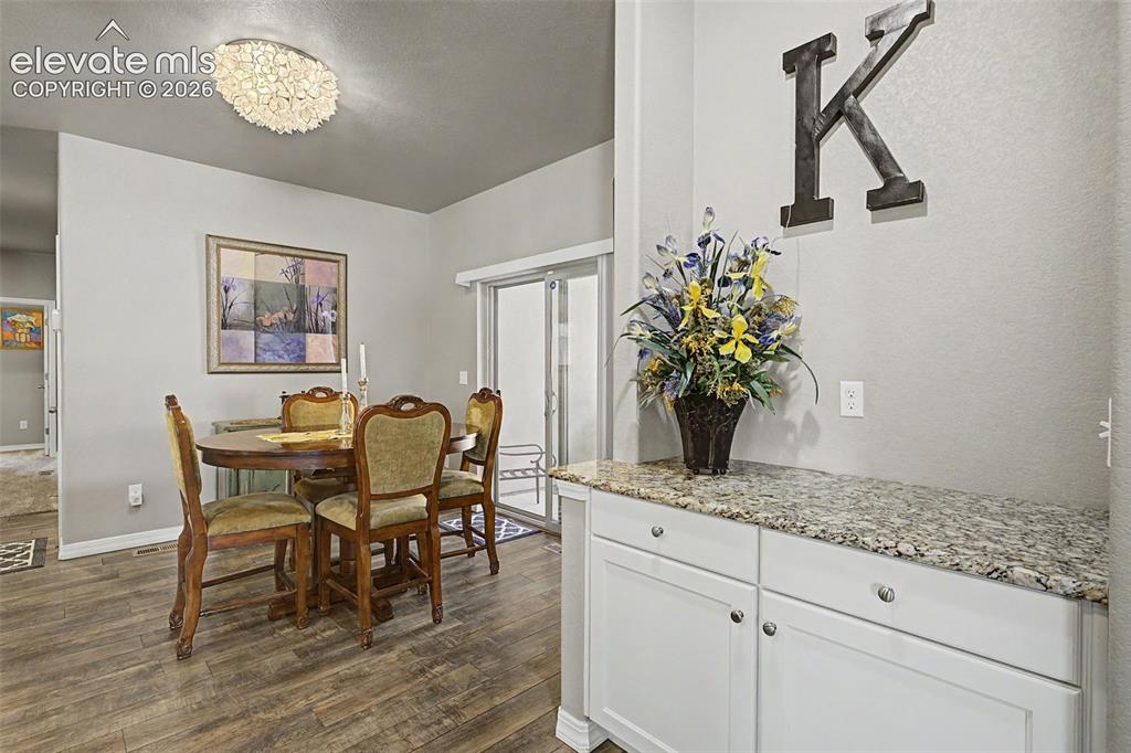Image 10 of 36: Dining Area