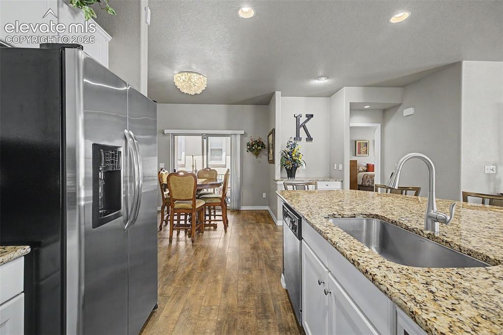 Image 11 of 36: Kitchen