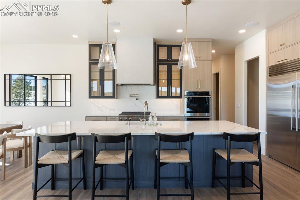 Image 4 of 50: Kitchen