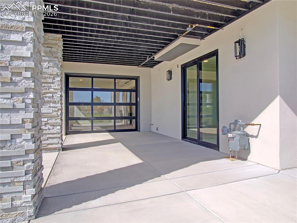 Image 47 of 50: Patio