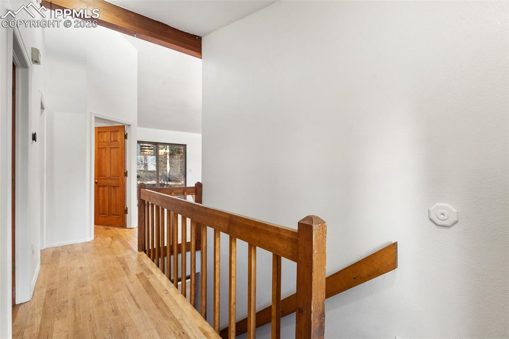 Image 9 of 32: Entry