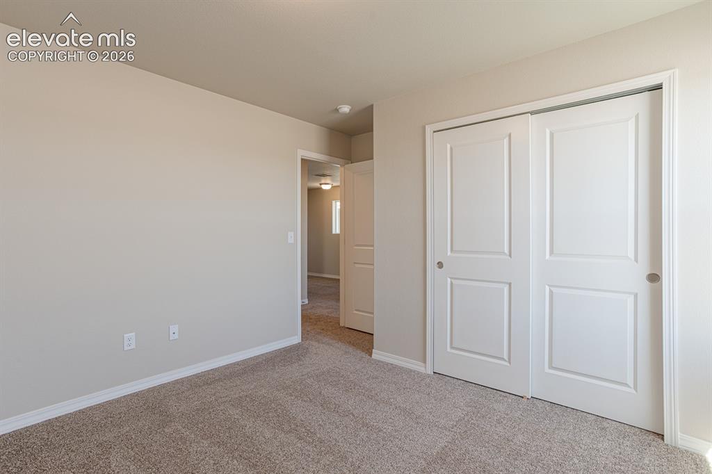 Image 17 of 26: Bedroom