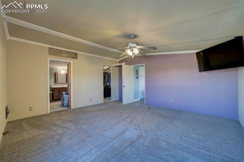 Image 36 of 45: Bedroom