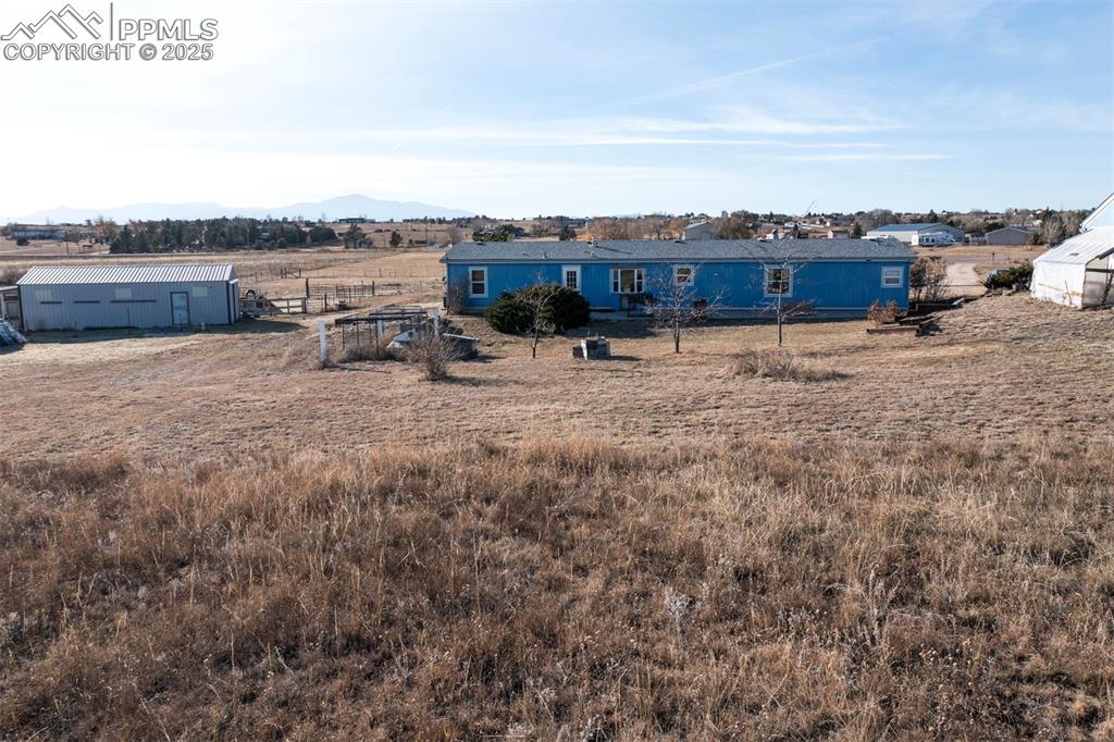 Image 45 of 45: Yard