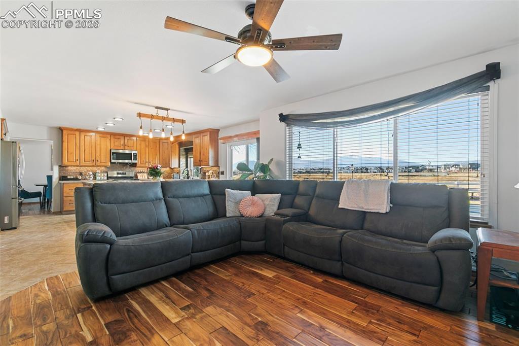 Image 11 of 46: Living Room