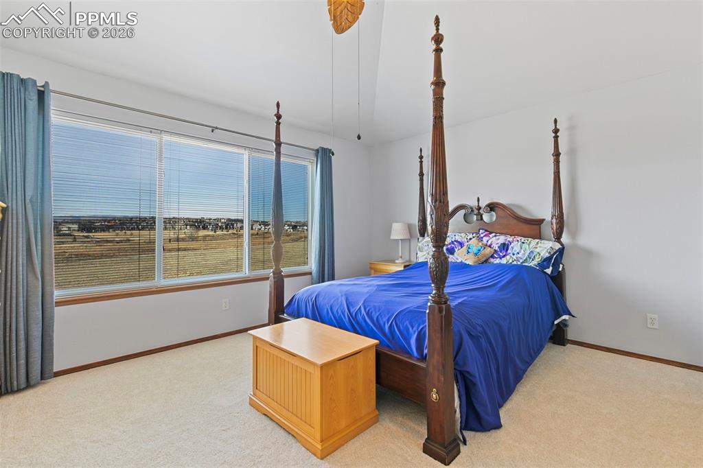 Image 22 of 46: Bedroom