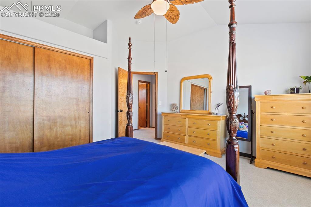 Image 23 of 46: Bedroom