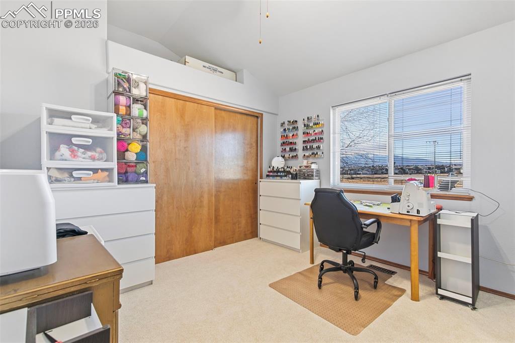 Image 25 of 46: Office