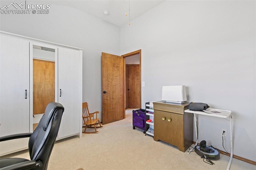 Image 26 of 46: Office