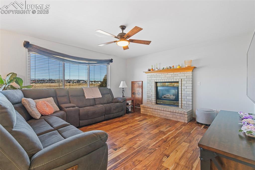 Image 5 of 46: Living Room