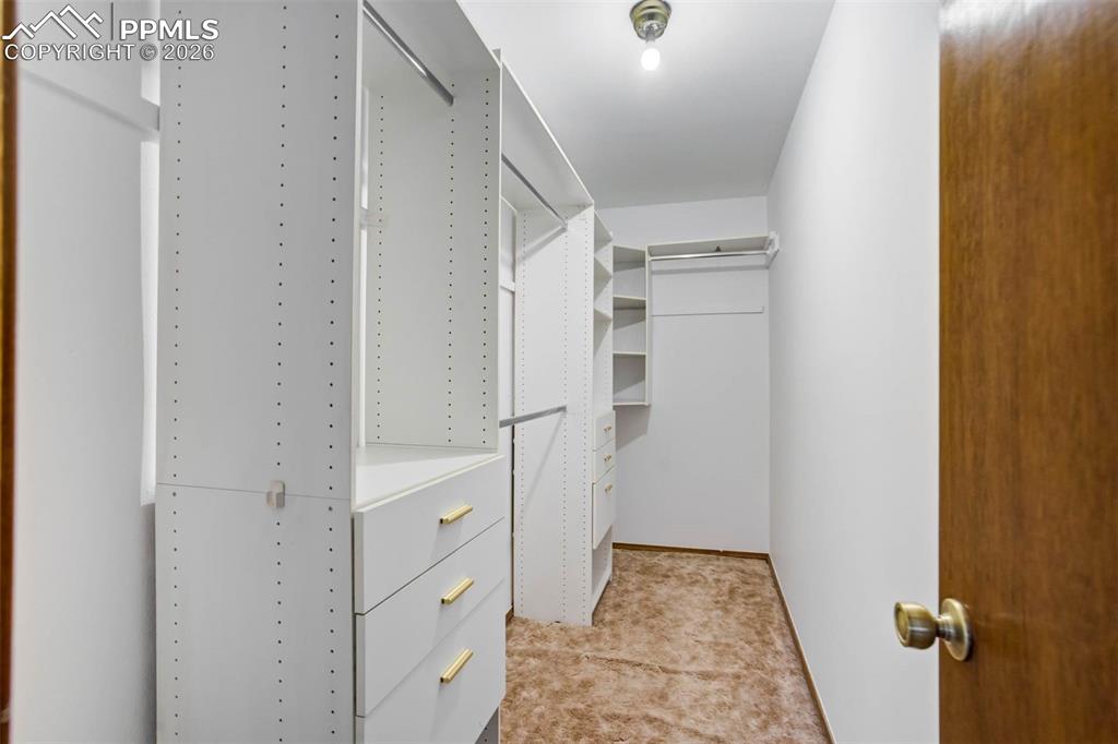 Image 13 of 28: Closet