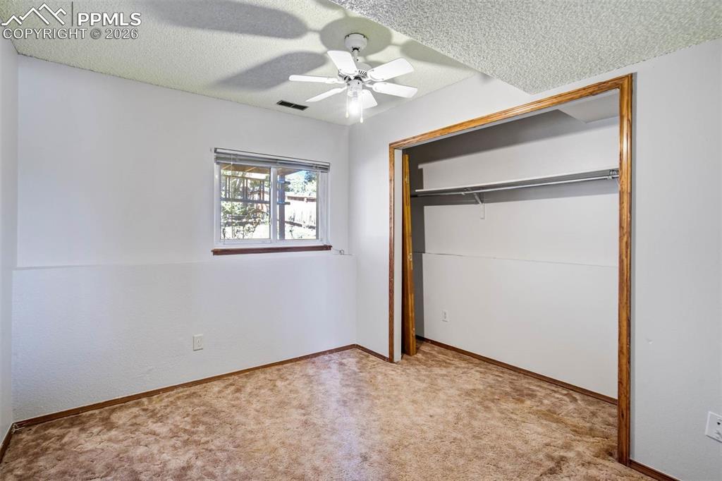 Image 20 of 28: Bedroom