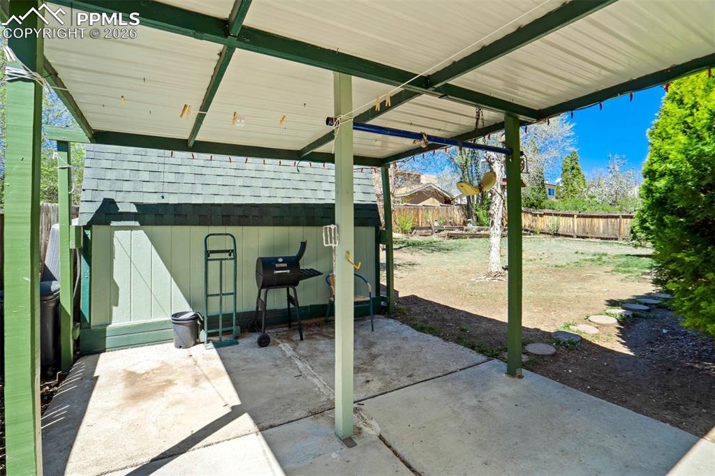 Image 23 of 28: Patio