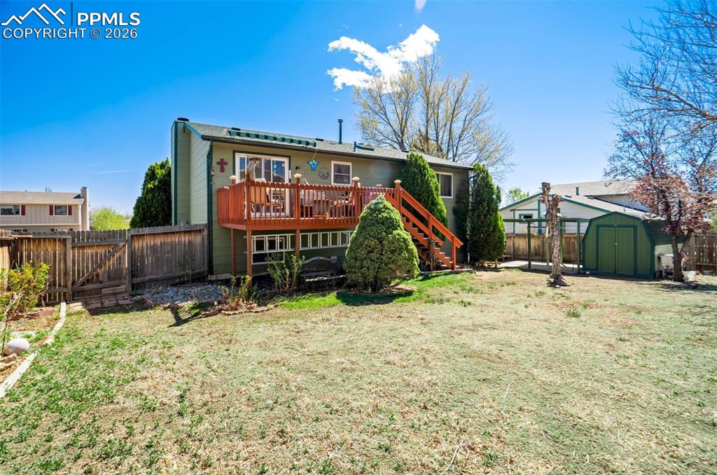 Image 27 of 28: Back of Structure