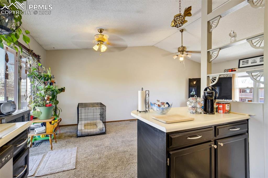 Image 9 of 28: Kitchen