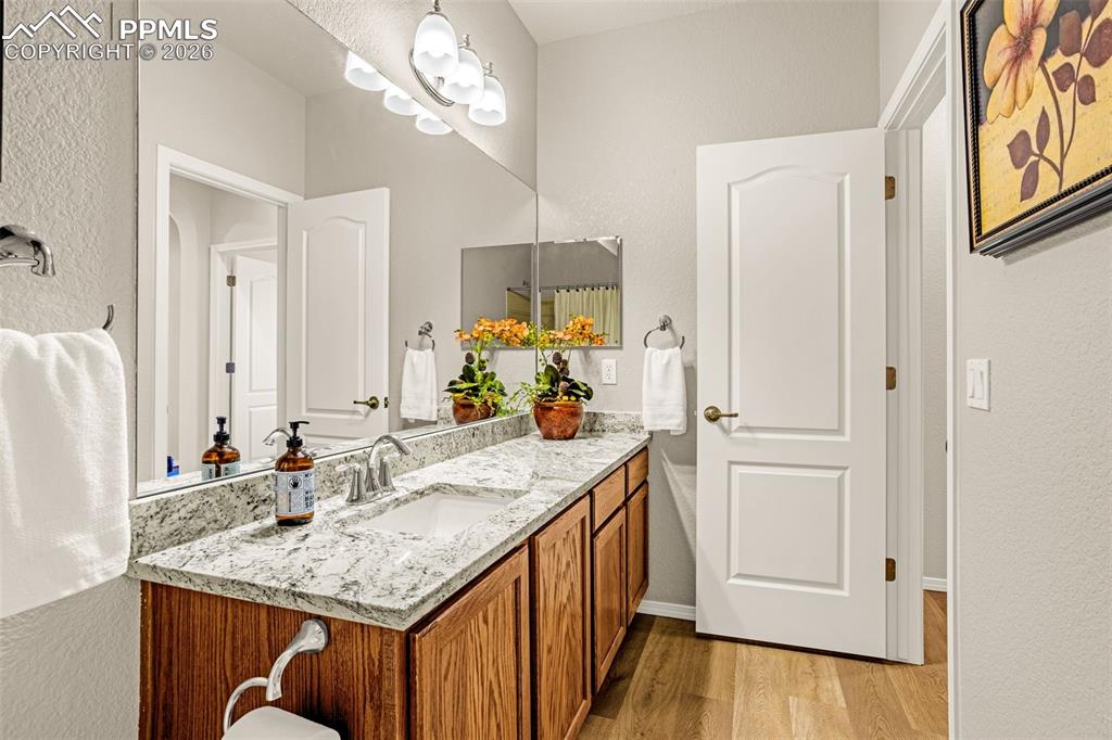 Image 18 of 42: Guest bathroom