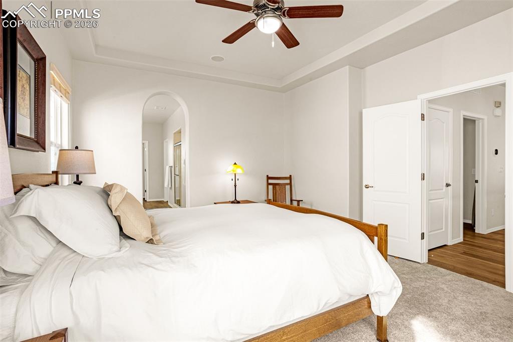 Image 20 of 42: Primary bedroom