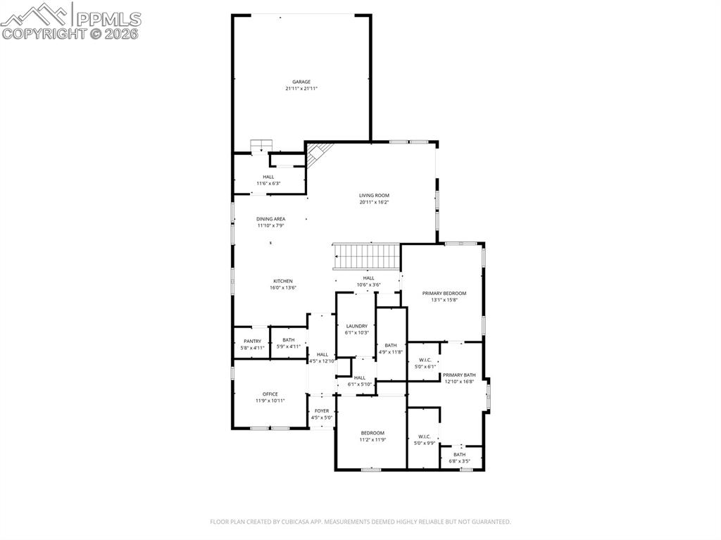 Image 40 of 42: View of room layout