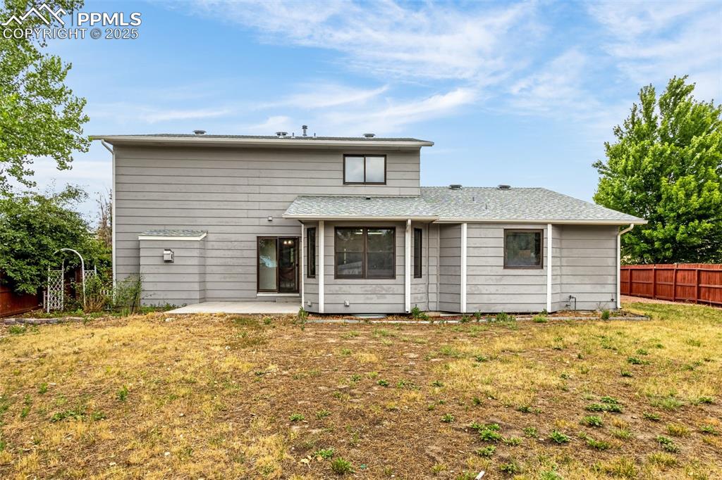 Image 35 of 40: Back of Structure