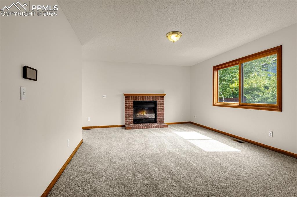 Image 9 of 40: Living Room